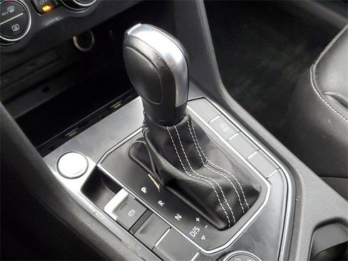 Used 2021 Volkswagen Tiguan SEL image 22