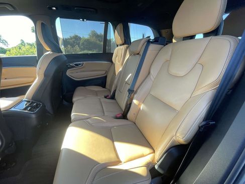 Certified 2023 Volvo XC90 B6 Ultimate w/ Protection Package Premier AWD/4WD image 13