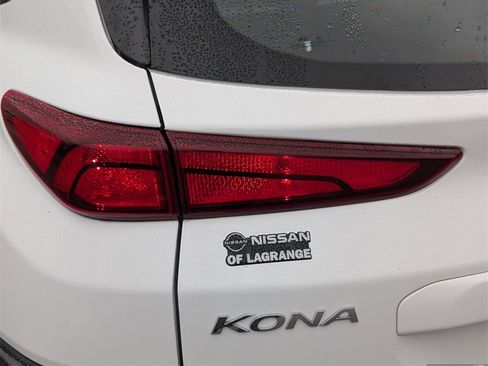 Used 2022 Hyundai Kona SE image 12