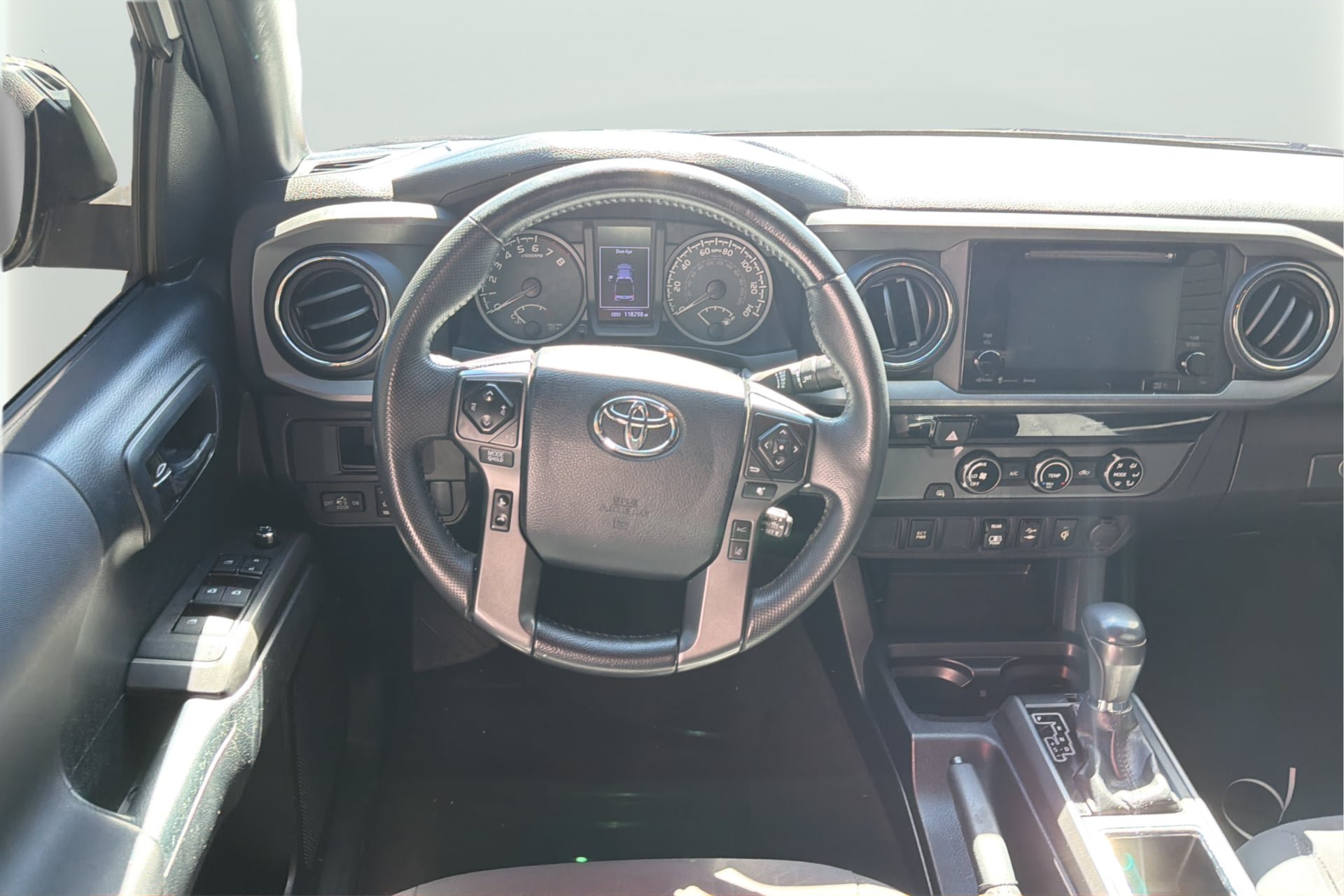 Used 2018 Toyota Tacoma TRD Sport RWD image 11