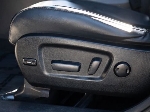 Used 2017 Toyota Highlander Limited image 41