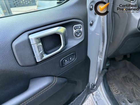 Used 2022 Jeep Gladiator Overland AWD/4WD image 45