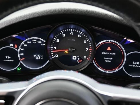 Used 2023 Porsche Cayenne Platinum Edition image 21