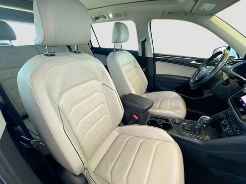 Used 2019 Volkswagen Tiguan SEL Premium w/ 3rd Row Seat Package image 28
