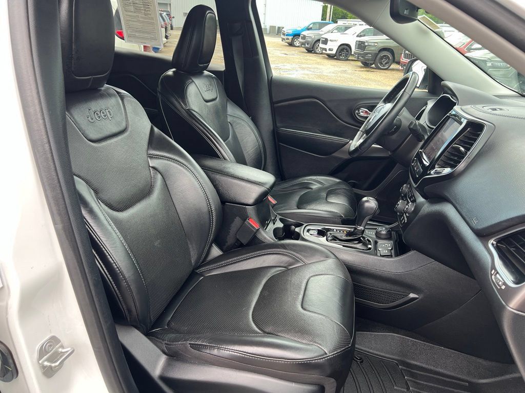 Used 2020 Jeep Cherokee Limited w/ Technology Group AWD/4WD image 10