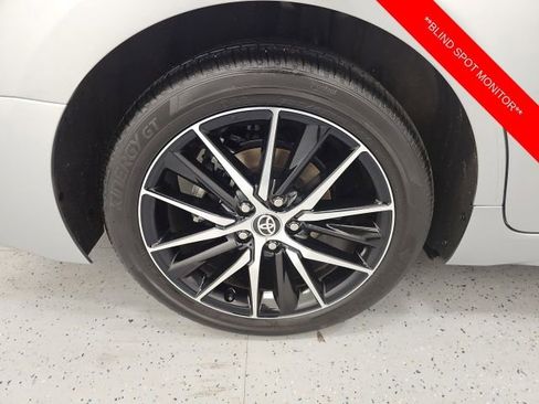 Used 2021 Toyota Camry SE w/ Cold Weather Package AWD/4WD image 8