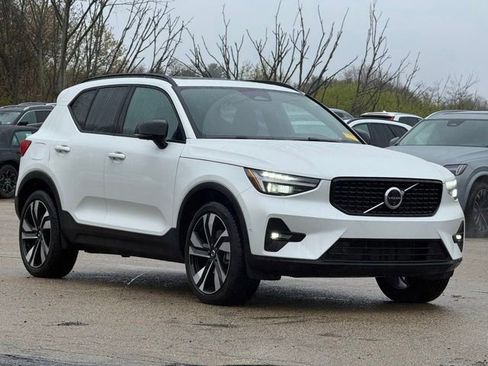 Certified 2025 Volvo XC40 B5 Ultra AWD/4WD image 1