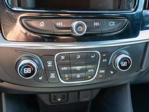 Used 2023 Chevrolet Traverse LT AWD/4WD image 30