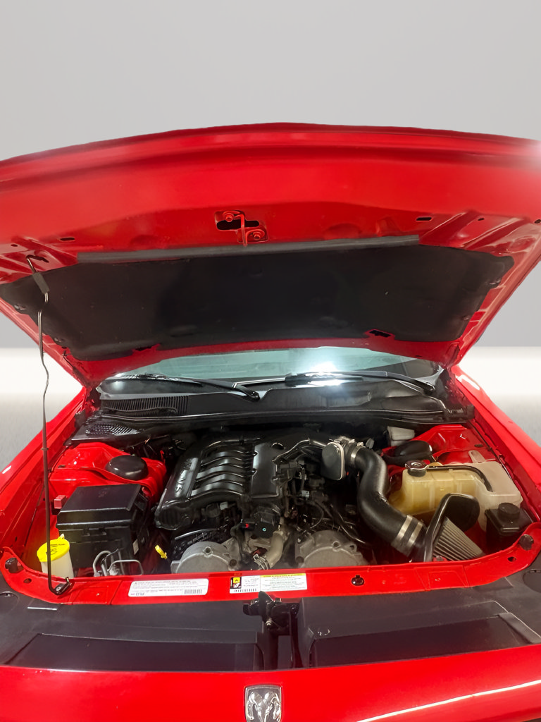 Used 2010 Dodge Challenger SE RWD image 13