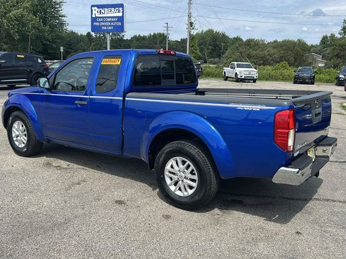 Used 2014 Nissan Frontier SV w/ SV Value Truck Package AWD/4WD image 2