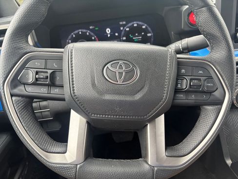 Used 2025 Toyota Tacoma TRD Off-Road image 25