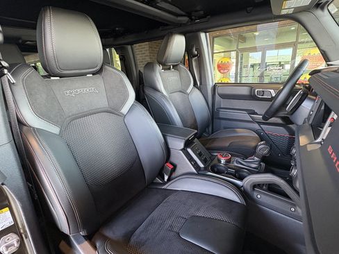 Used 2025 Ford Bronco Raptor AWD/4WD image 34