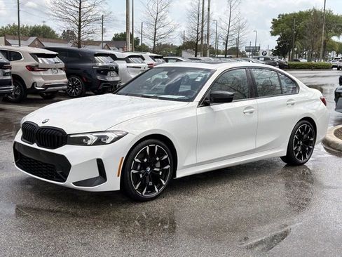 Used 2025 BMW 330i Sedan w/ M Sport Package image 7