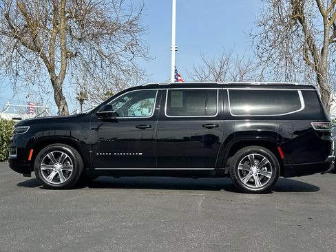 Certified 2024 Jeep Grand Wagoneer L Base image 7