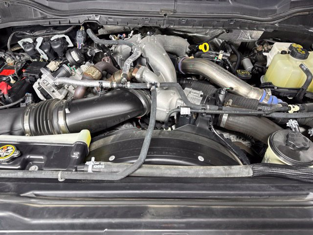Used 2022 Ford F450 Limited w/ FX4 Off-Road Package AWD/4WD image 9