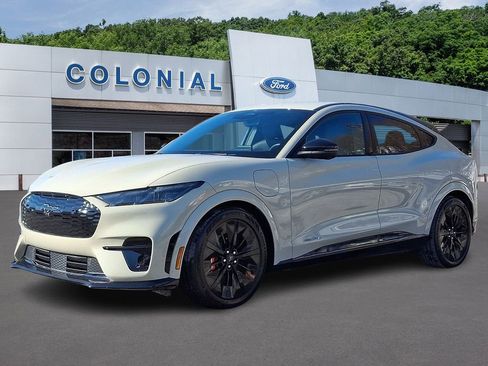 Certified 2025 Ford Mustang Mach-E GT image 3