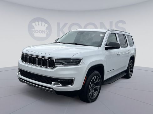 Used 2024 Jeep Wagoneer Series III AWD/4WD image 1