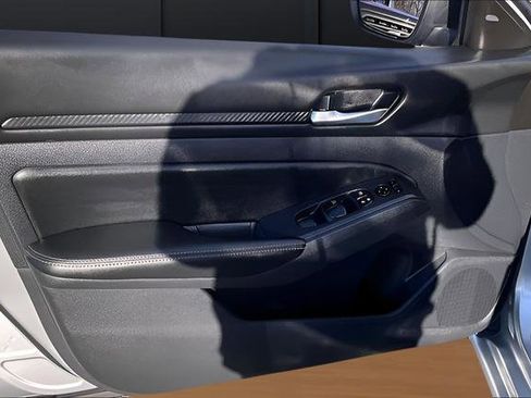 Used 2025 Nissan Altima 2.5 SV image 9