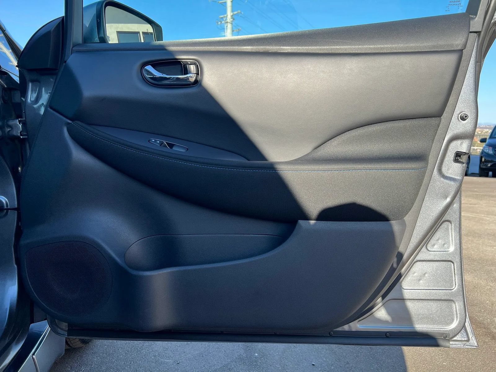 Used 2025 Nissan Leaf S FWD image 26