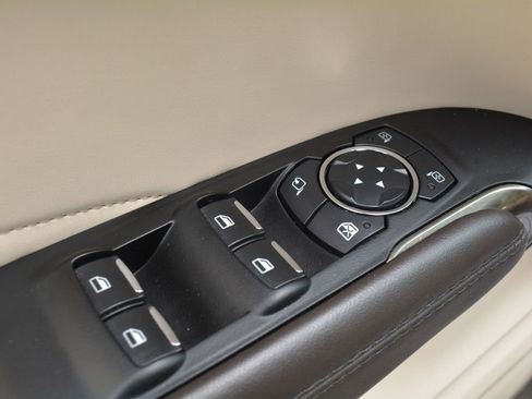 Used 2019 Lincoln MKC Select w/ Select Plus Package AWD/4WD image 9