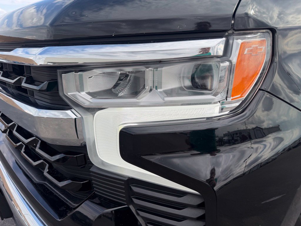 Used 2023 Chevrolet Silverado 1500 LT AWD/4WD image 11