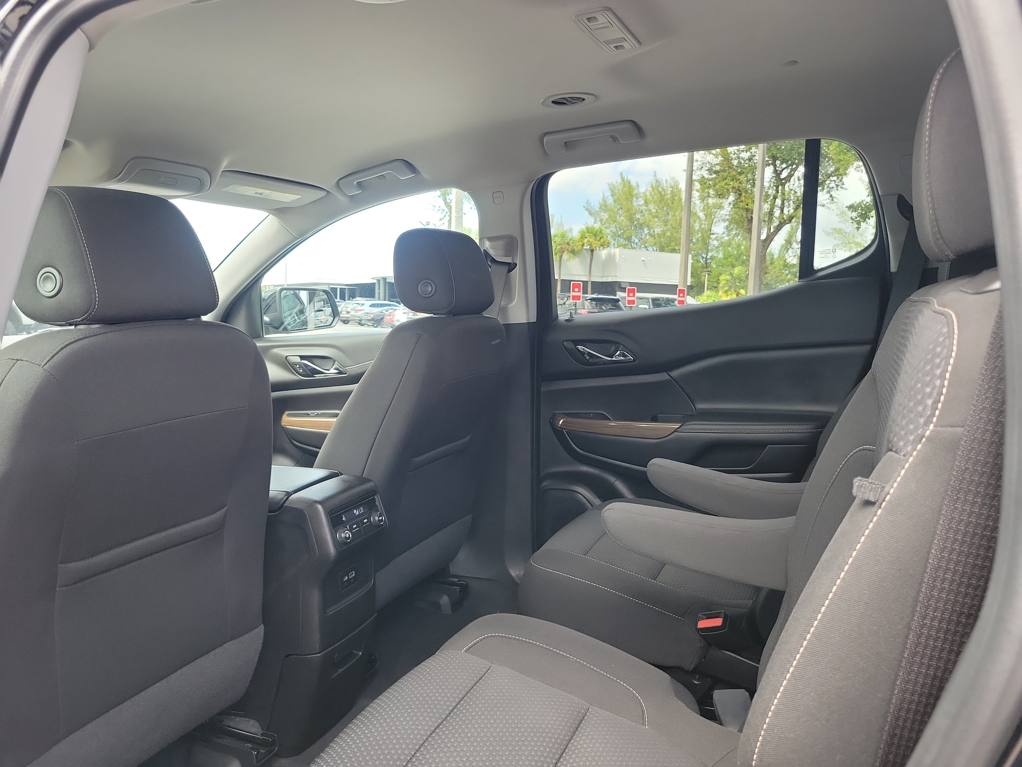 Used 2023 GMC Acadia SLE w/ Elevation Edition FWD image 12