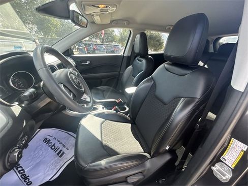 Used 2021 Jeep Compass Latitude image 10