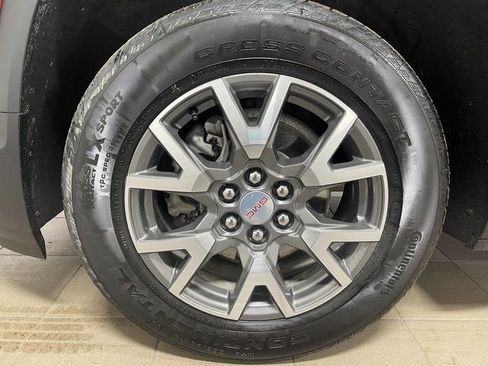 Used 2023 GMC Acadia SLE w/ Driver Convenience Package image 7