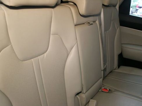 Used 2021 Kia Sorento S w/ Panoramic Sunroof Package AWD/4WD image 14