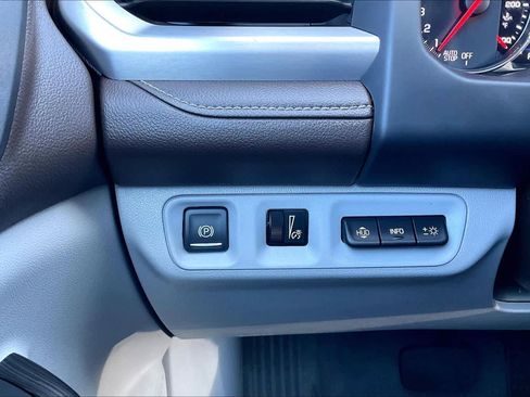 Certified 2023 GMC Acadia SLT w/ Technology Package image 32