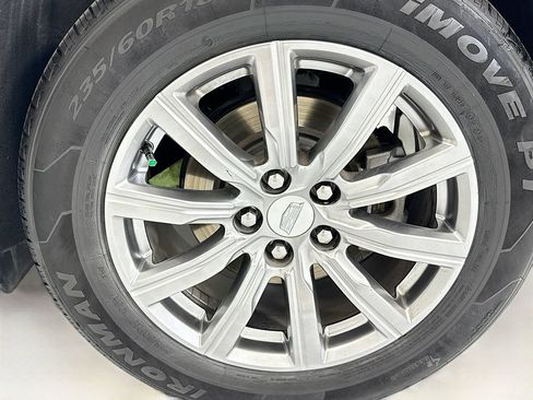 Used 2019 Cadillac XT4 Premium Luxury FWD image 30