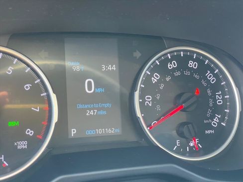 Used 2020 Toyota RAV4 XLE w/ Convenience Package AWD/4WD image 11