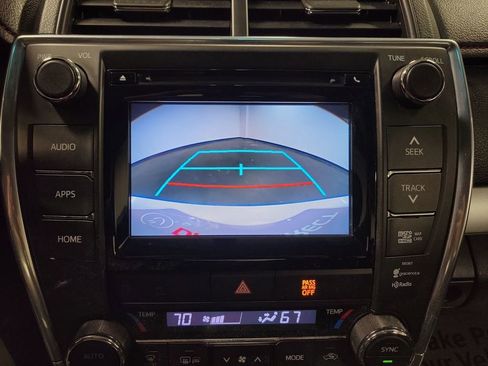 Used 2015 Toyota Camry XSE image 19