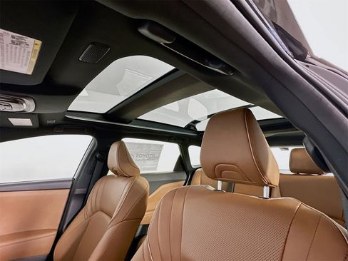 New 2025 Toyota Crown Signia image 23