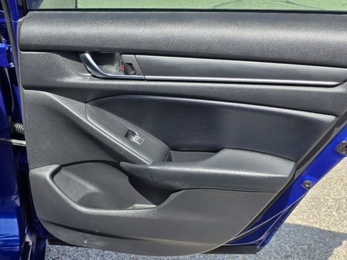 Used 2018 Honda Accord Sport image 27