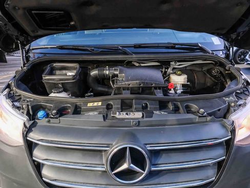 Used 2021 Mercedes-Benz Sprinter 2500 w/ Comfort Plus Package image 27