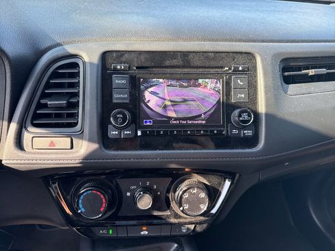 Used 2018 Honda HR-V LX image 22