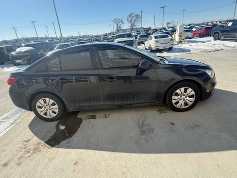 Used 2016 Chevrolet Cruze LS image 2