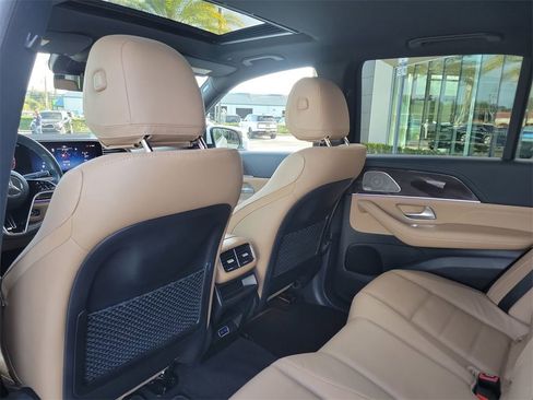 Used 2024 Mercedes-Benz GLE 350 4MATIC image 17