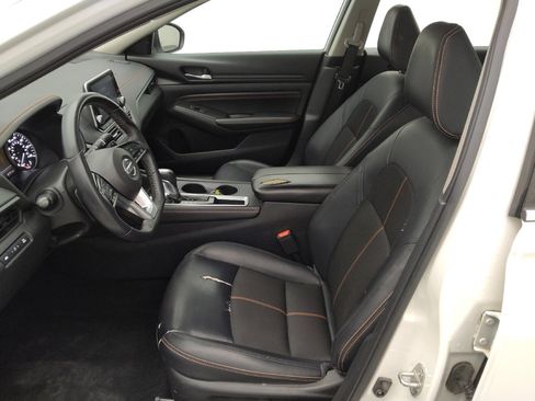 Used 2019 Nissan Altima 2.5 SR w/ SR Premium Package image 17