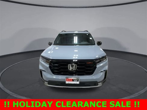 Used 2024 Honda Pilot TrailSport image 3