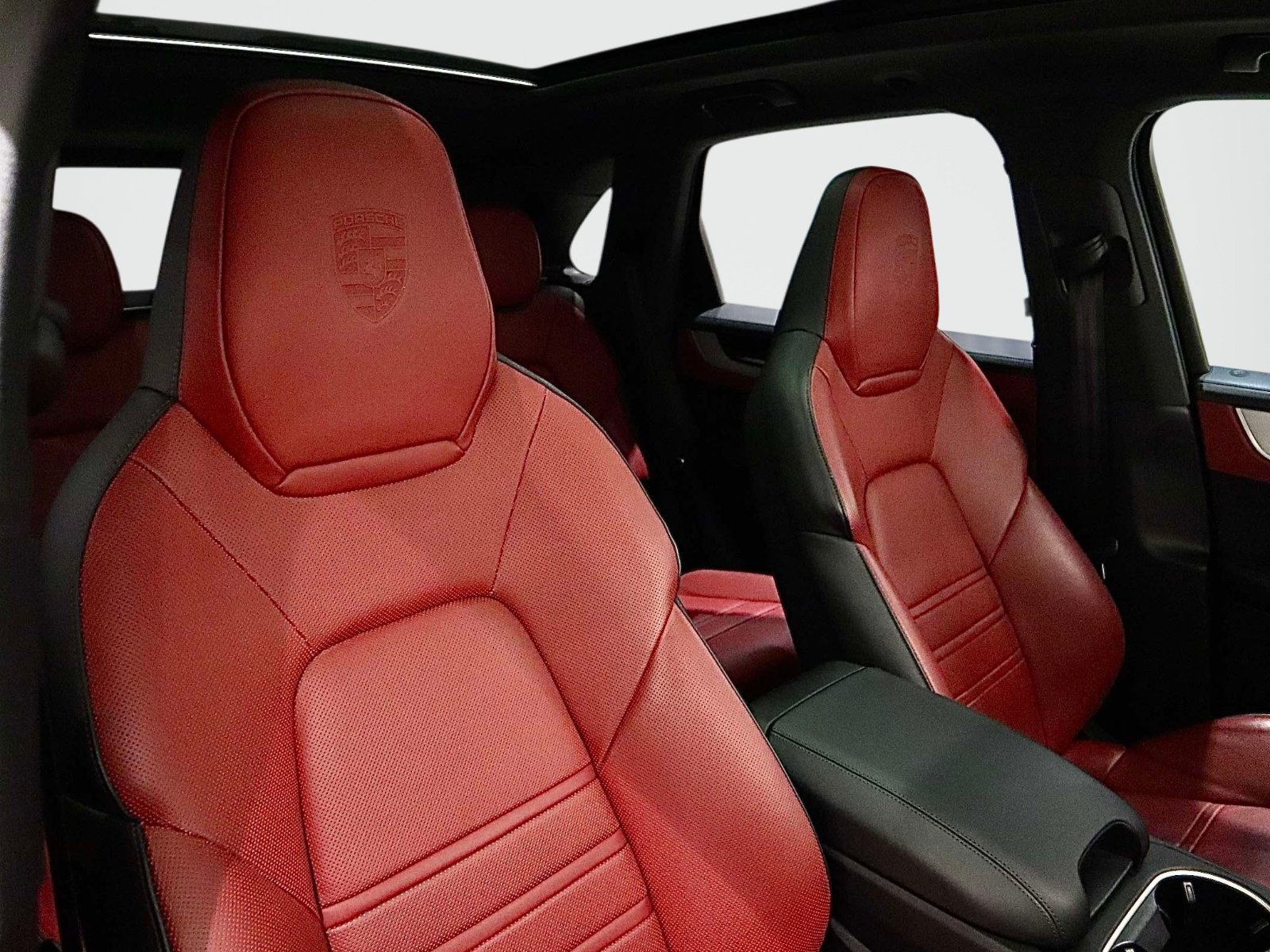 Used 2024 Porsche Cayenne S AWD/4WD image 18