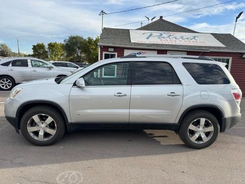 Used 2010 GMC Acadia SLT image 3