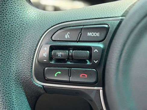 Used 2017 Kia Optima LX FWD image 25