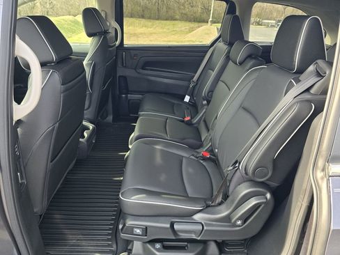 New 2026 Honda Odyssey Touring image 11