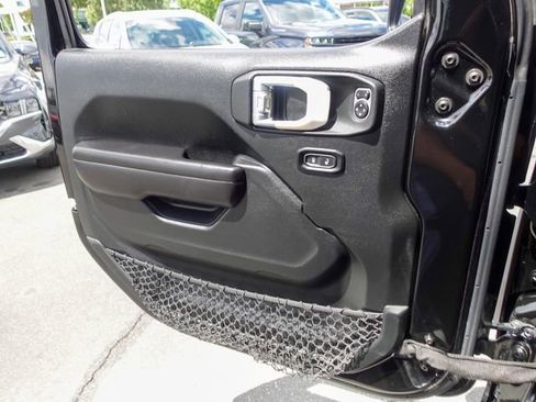 Used 2020 Jeep Gladiator Mojave w/ Cold Weather Group AWD/4WD image 19