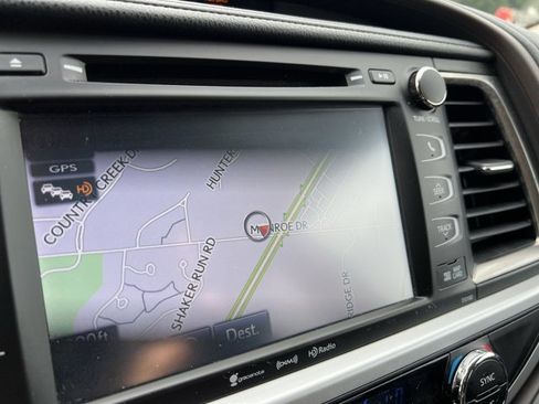 Used 2018 Toyota Highlander Limited AWD/4WD image 14