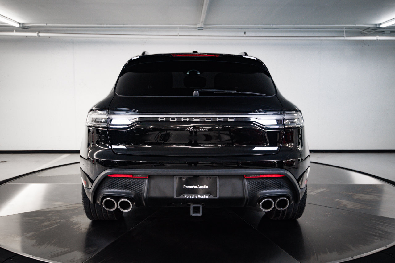 Certified 2024 Porsche Macan AWD/4WD image 6