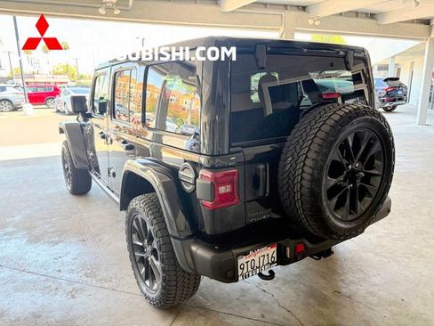 Used 2025 Jeep Wrangler Unlimited Sahara AWD/4WD image 2