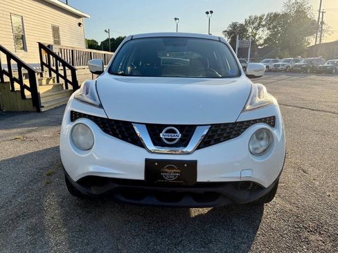 Used 2015 Nissan Juke SV image 2